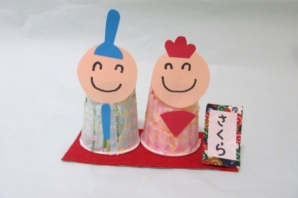 おはながみをちぎって飾ろう！「めくっておしゃれ！！おひなさま」