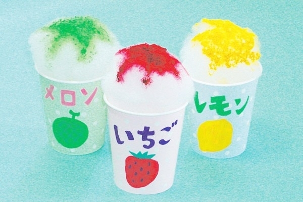 カップも絵を描いてかわいく！「お祭りのお店屋さん「かき氷」製作」